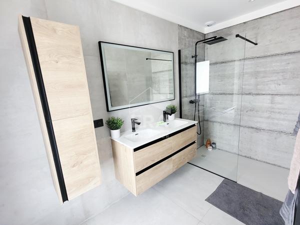 Maison individuelle T6 de 165m² + Garage 90m² Piscine - PEYRUIS