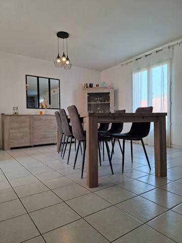 Maison parfaitement entretenue proche de Ancinnes,entièrement plain pied, SANS TRAVAUX, 15 min de Alençon, RARE sur le MARCHE !!!!!!