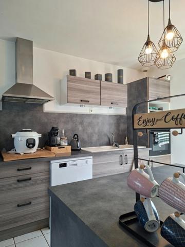 Maison parfaitement entretenue proche de Ancinnes,entièrement plain pied, SANS TRAVAUX, 15 min de Alençon, RARE sur le MARCHE !!!!!!