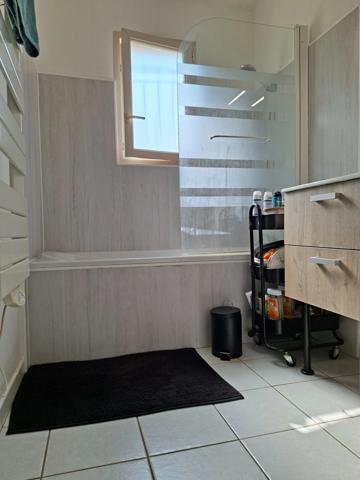Maison parfaitement entretenue proche de Ancinnes,entièrement plain pied, SANS TRAVAUX, 15 min de Alençon, RARE sur le MARCHE !!!!!!