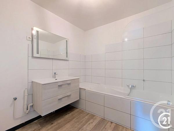 Appartement F3 à vendre  3 pièces - 65,70 m 2   HERICOURT  - 70