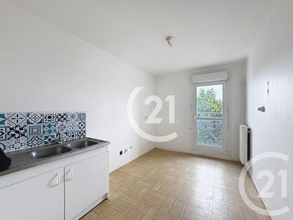 Appartement F3 à vendre  3 pièces - 65,70 m 2   HERICOURT  - 70