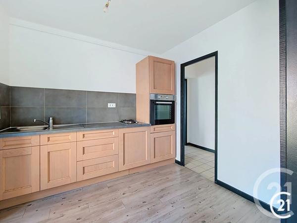 Appartement F3 à vendre  3 pièces - 65,70 m 2   HERICOURT  - 70