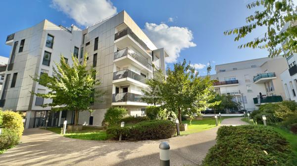 DUPLEX 4 PIÈCES -  84 M² -  ATHIS-MONS, RÉCENT AVEC BALCON ET PARKING