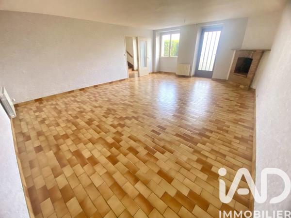 Maison à vendre 5 pièces 120 m² Sainte-Suzanne-et-Chammes