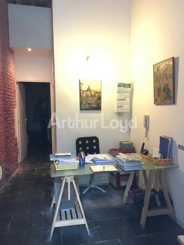 Bureaux de charme à louer Vieux-Lille - RDC, emplacement premium idéal professions libérales