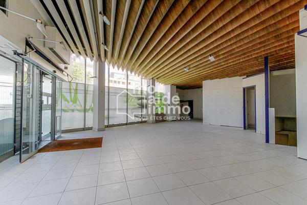 Local commercial 175m2 centre-ville