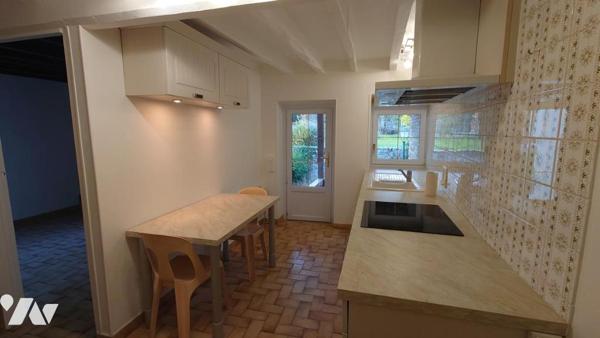 MAISON DE VILLAGE AVEC JARDIN ET GARAGE