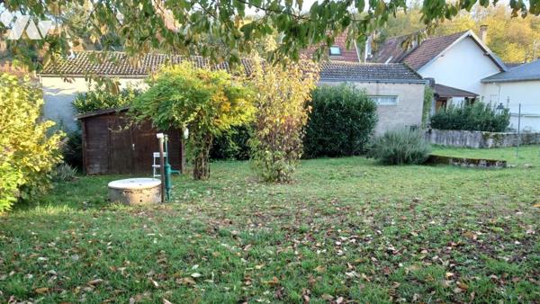 MAISON DE VILLAGE AVEC JARDIN ET GARAGE