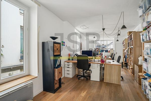 75002 - TRES RARE - SENTIER MONTORGUEIL - IMMEUBLE INDEPENDANT SUR COUR - 88 M2