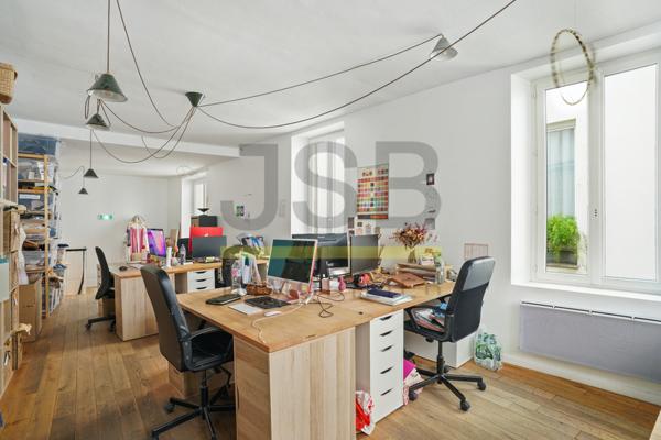 75002 - TRES RARE - SENTIER MONTORGUEIL - IMMEUBLE INDEPENDANT SUR COUR - 88 M2