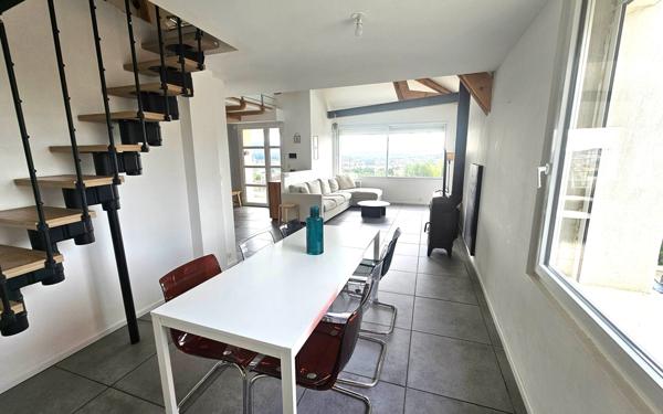 Maison à louer    5 pièces • 150,26 m2 Plan-de-Cuques