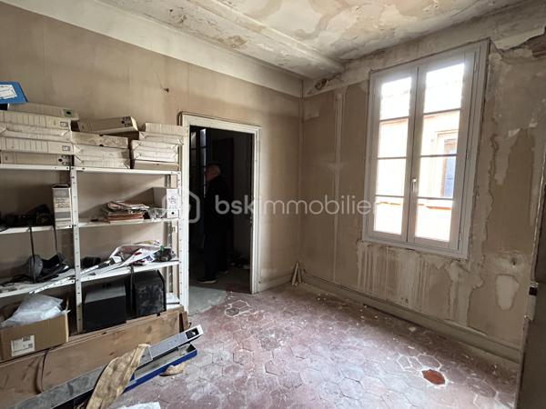 Local d activites de 160 m²