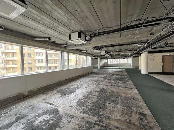 Bureaux à louer à Issy-les-Moulineaux avec terrasse privative et accès transports