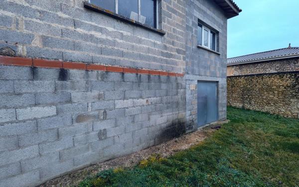 Maison à vendre    6 pièces •  Montguyon