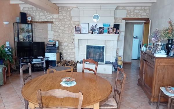 Maison à vendre    6 pièces •  Montguyon