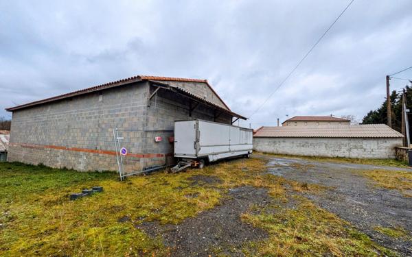 Maison à vendre    6 pièces •  Montguyon