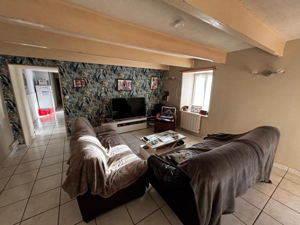 Maison avec une dépendance et jardin constructible