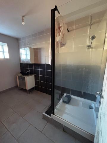 Maison avec une dépendance et jardin constructible