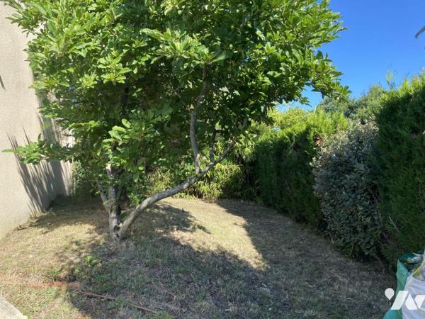 Challans, proche commerces, maison et dépendances sur terrain de 1530m² !