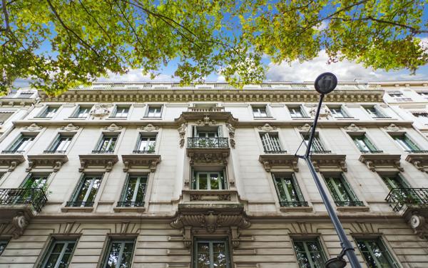 Appartement à vendre    5 pièces • 176,27 m2 Lyon 6