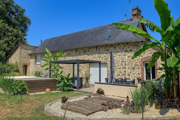 Maison de charme avec jardin paysager, jacuzzi et dépendances – 200 m² habitables