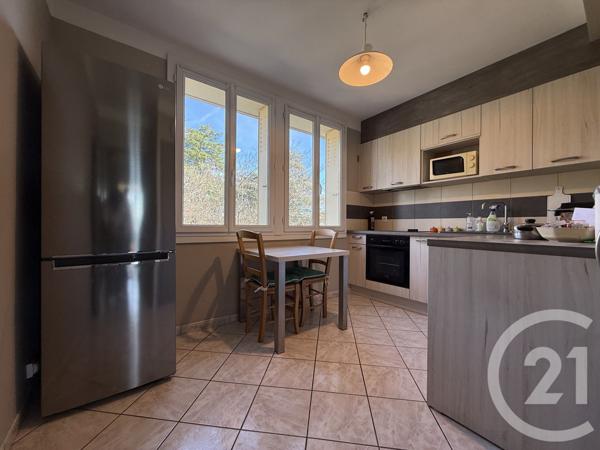 Appartement F3 à vendre  4 pièces - 75 m2 AUBENAS - 07