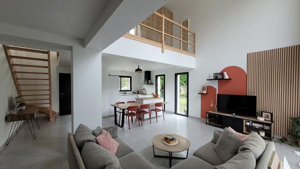 Maison contemporaine à Coulaines dans quartier résidentiel proche écoles, commerces