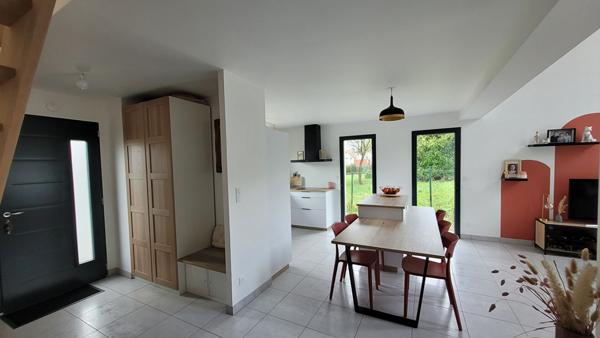 Maison contemporaine à Coulaines dans quartier résidentiel proche écoles, commerces