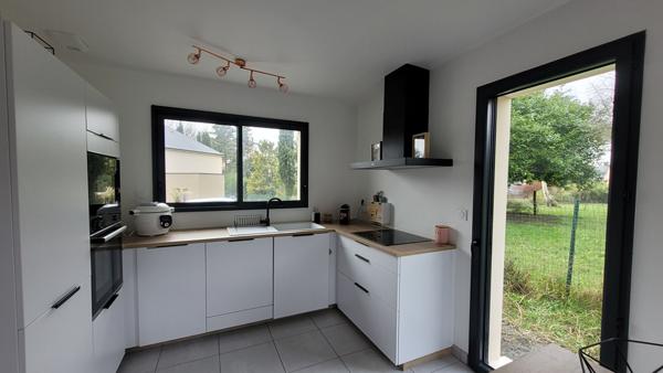 Maison contemporaine à Coulaines dans quartier résidentiel proche écoles, commerces