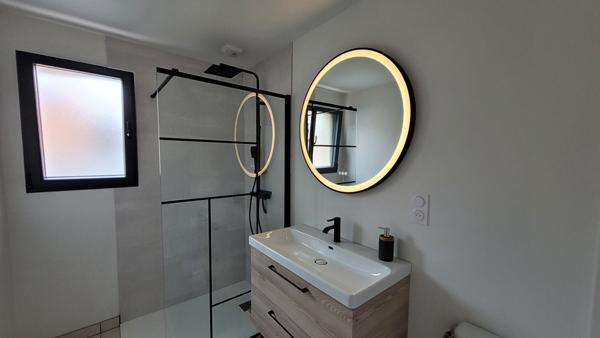 Maison contemporaine à Coulaines dans quartier résidentiel proche écoles, commerces