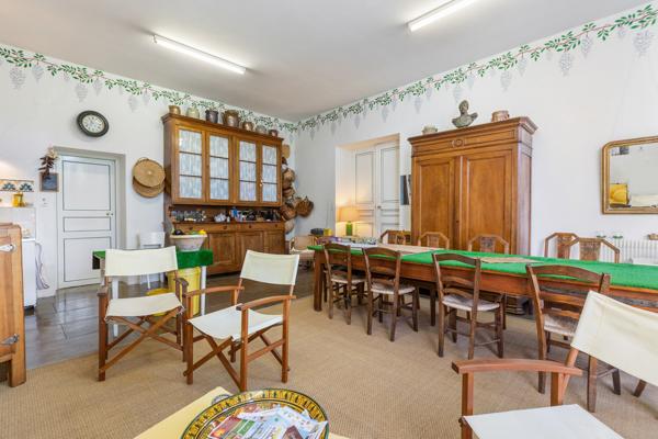 Immeuble 19 pièces - 1493 m²