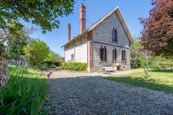 Vente                                                      Maison
                        
                     6 pièces                      169 m2                     à Pont-sur-Yonne