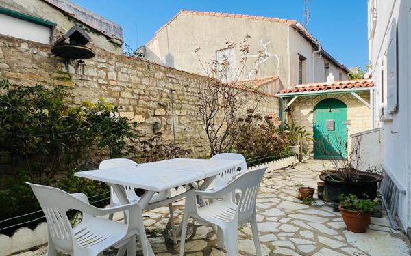 Maison à vendre    4 pièces •  La Flotte