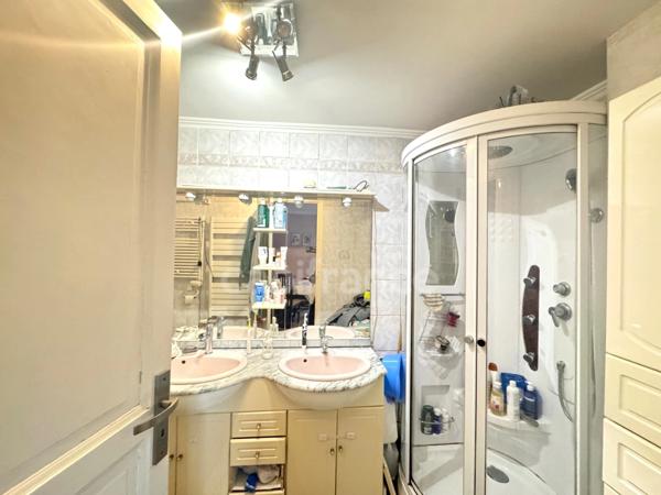 Grande VILLA de 12 pièces à vendre - 246 m² - Maison Familiale ou IMMEUBLE DE RAPPORT - 5 Appartements possible avec jardin et 4 places de parking - DRANCY aux portes de Paris