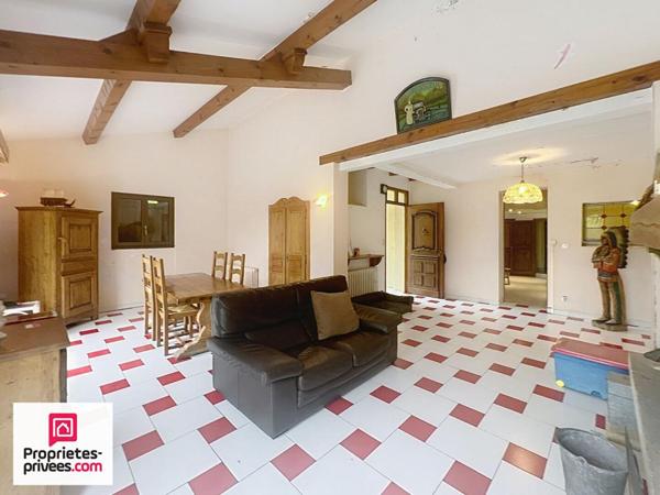 Ancienne ferme avec 2 logements dépendances sur 13 322 m²