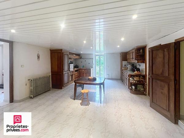 Ancienne ferme avec 2 logements dépendances sur 13 322 m²