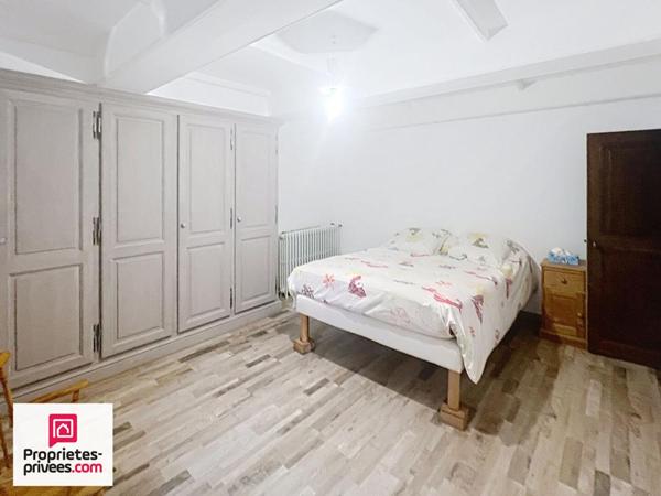 Ancienne ferme avec 2 logements dépendances sur 13 322 m²