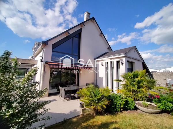 Rare, très spacieuse maison d'architecte , piscine intérieure