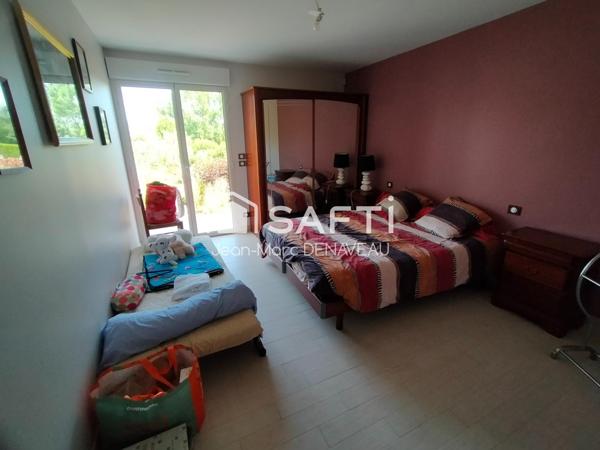 Rare, très spacieuse maison d'architecte , piscine intérieure