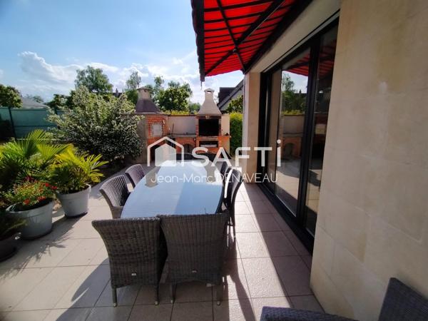 Rare, très spacieuse maison d'architecte , piscine intérieure