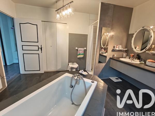 Maison à vendre 11 pièces 301 m² Arras-en-Lavedan