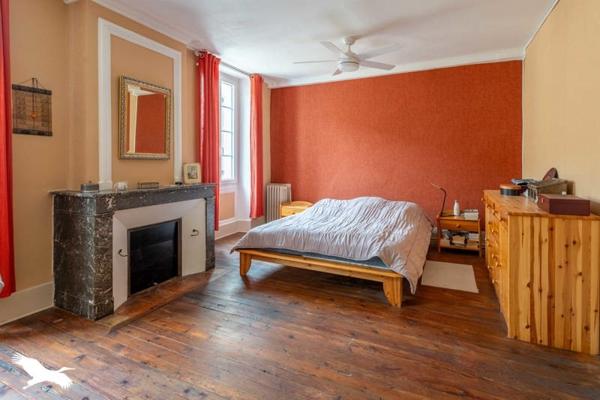 Maison à vendre |  Mirambeau |  9 pièces | 295 m²
