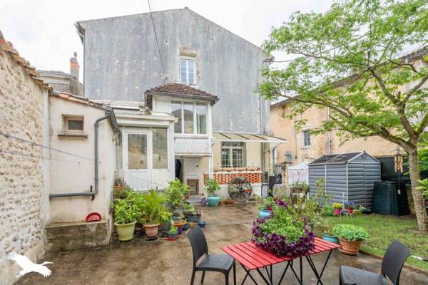 Maison à vendre |  Mirambeau |  9 pièces | 295 m²