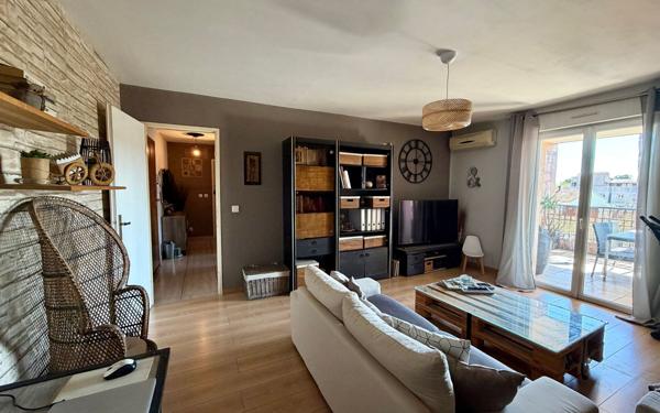 Appartement à vendre    2 pièces • 60 m2 Biguglia