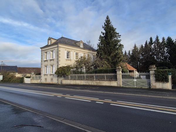 Maison
         7 pièces
        - 230 m² 399 000 € *