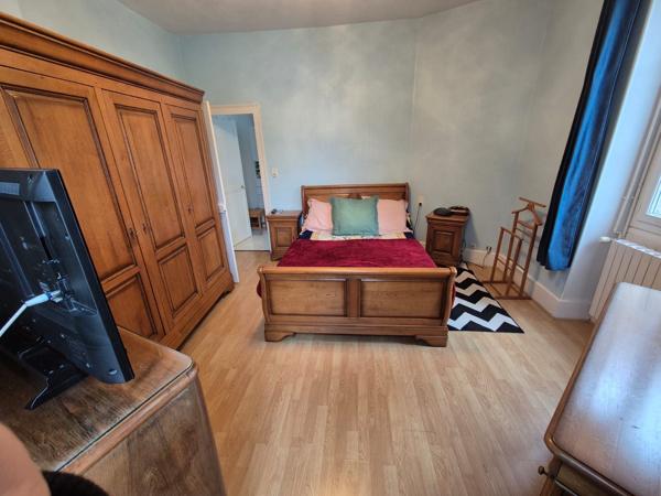 Maison
         7 pièces
        - 230 m² 399 000 € *