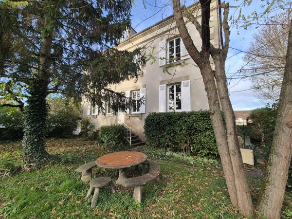Maison
         7 pièces
        - 230 m² 399 000 € *