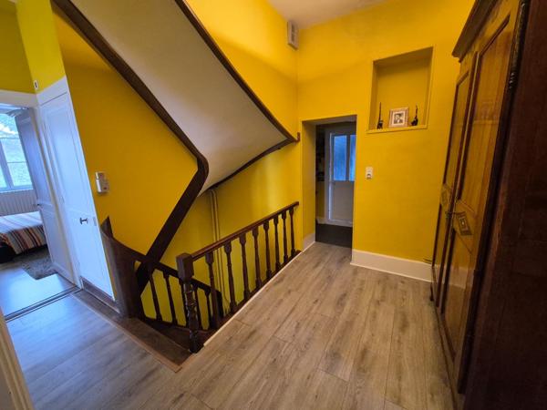 Maison
         7 pièces
        - 230 m² 399 000 € *