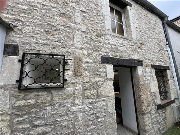 Maison à vendre |  Surgères |  8 pièces | 135 m²